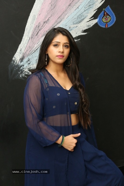 Chandni Bhagwanani Photos - 33 / 38 photos