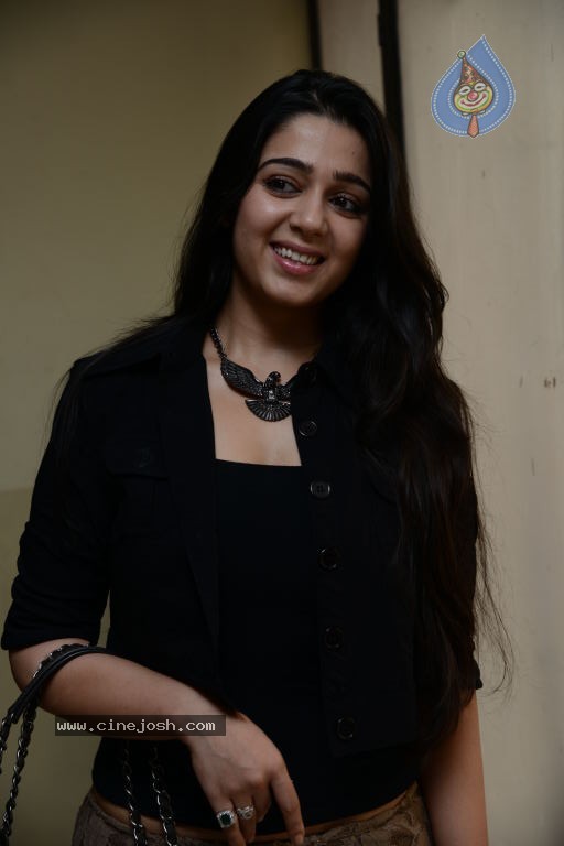 Charmi Latest Images - 8 / 37 photos