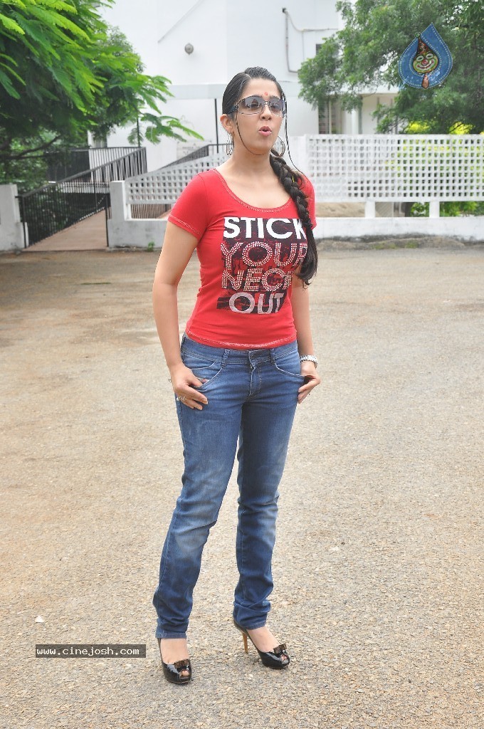 Charmi Latest Pics - 38 / 61 photos