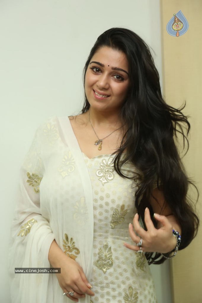 Charmi New Images - 15 / 43 photos