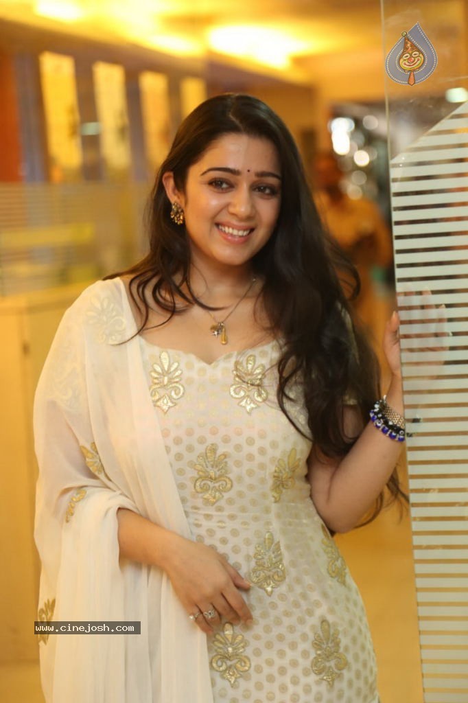 Charmi New Images - 18 / 43 photos