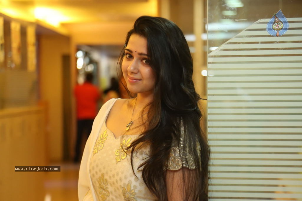 Charmi New Images - 36 / 43 photos