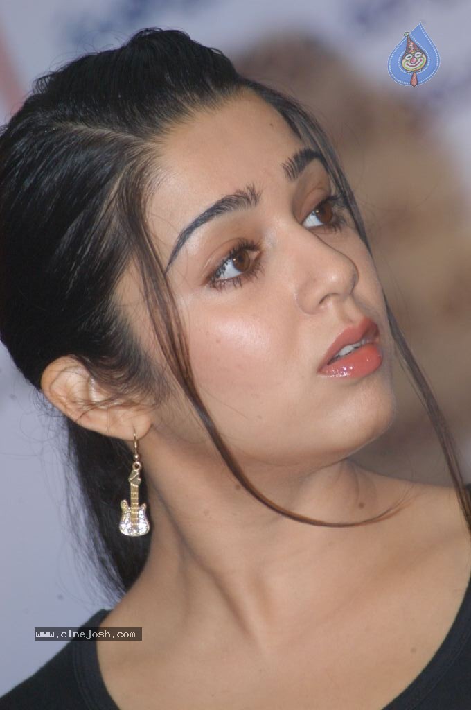 Charmi New Pics - 46 / 67 photos