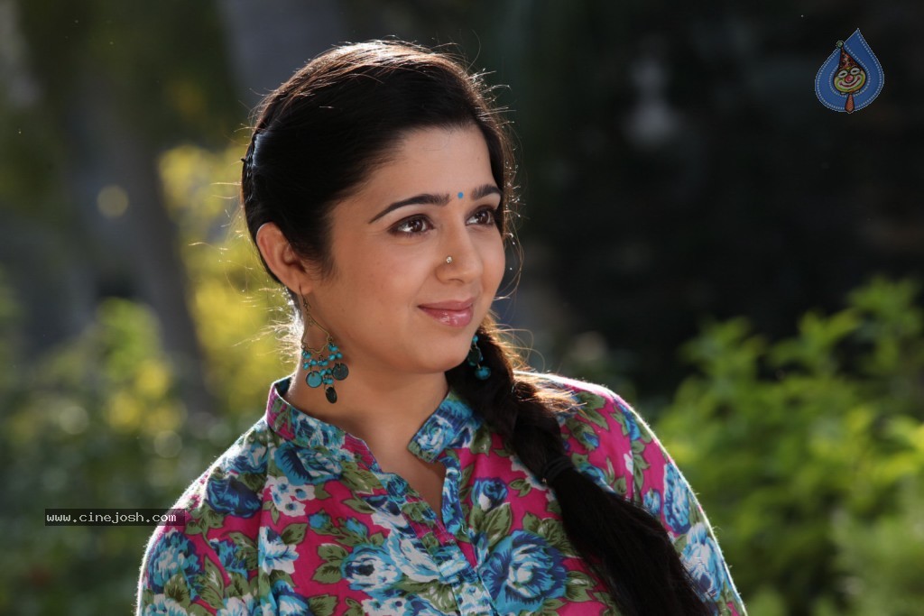 Charmi New Stills - 33 / 47 photos