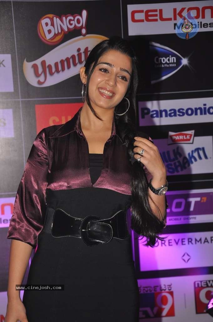 Charmi Pics - 24 / 31 photos