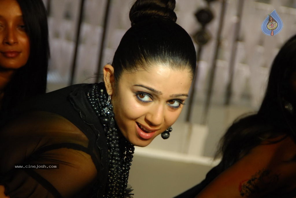 Charmi Stills - 26 / 58 photos