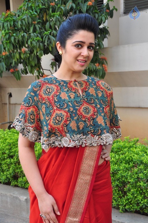 Charmy Kaur Photos - 14 / 61 photos