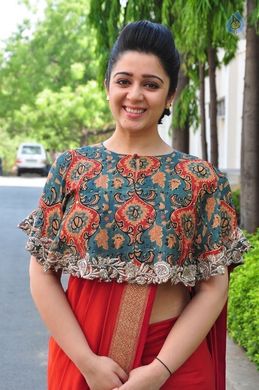 Charmy Kaur Photos - 34 / 61 photos