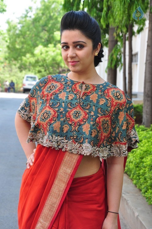 Charmy Kaur Photos - 37 / 61 photos