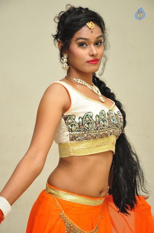 Dancer Nisha Photos - 14 / 57 photos