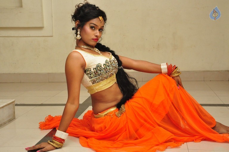 Dancer Nisha Photos - 18 / 57 photos