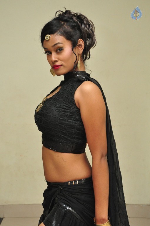 Dancer Nisha Photos - 34 / 57 photos