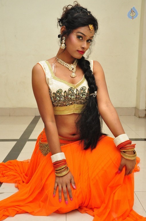 Dancer Nisha Photos - 38 / 57 photos