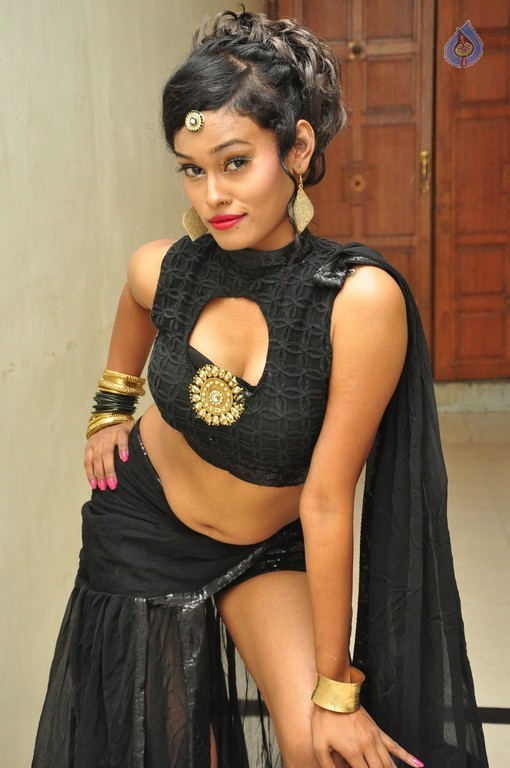 Dancer Nisha Photos - 44 / 57 photos