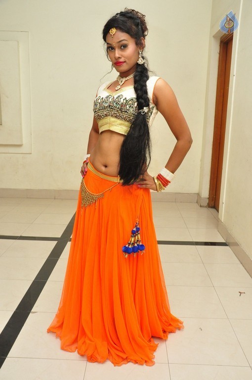 Dancer Nisha Photos - 55 / 57 photos