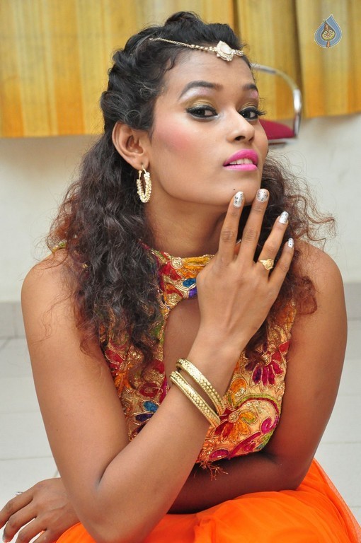 Dancer Nisha Stills - 30 / 42 photos