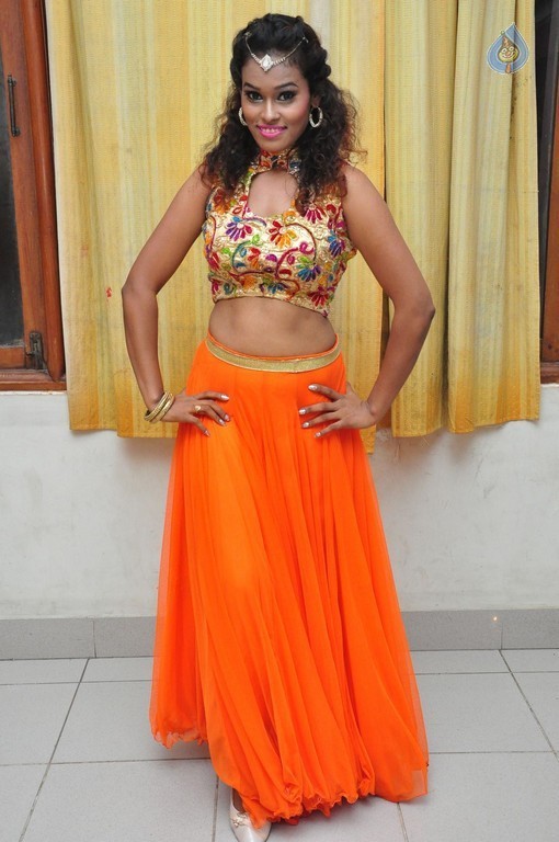 Dancer Nisha Stills - 36 / 42 photos