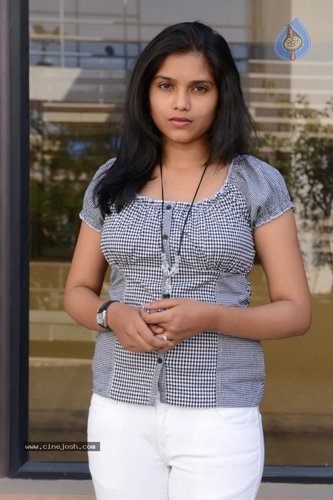 Debiraa Stills - 5 / 26 photos