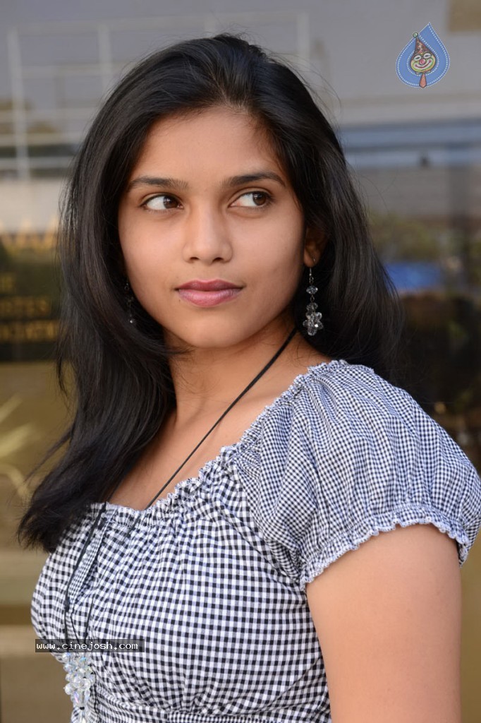 Debiraa Stills - 6 / 26 photos