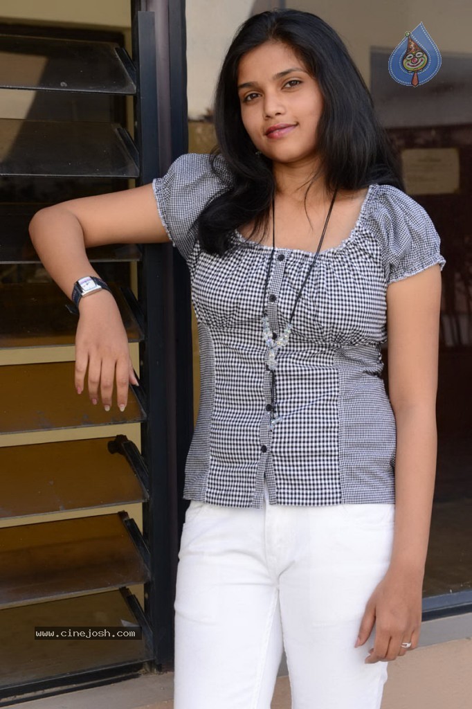 Debiraa Stills - 11 / 26 photos