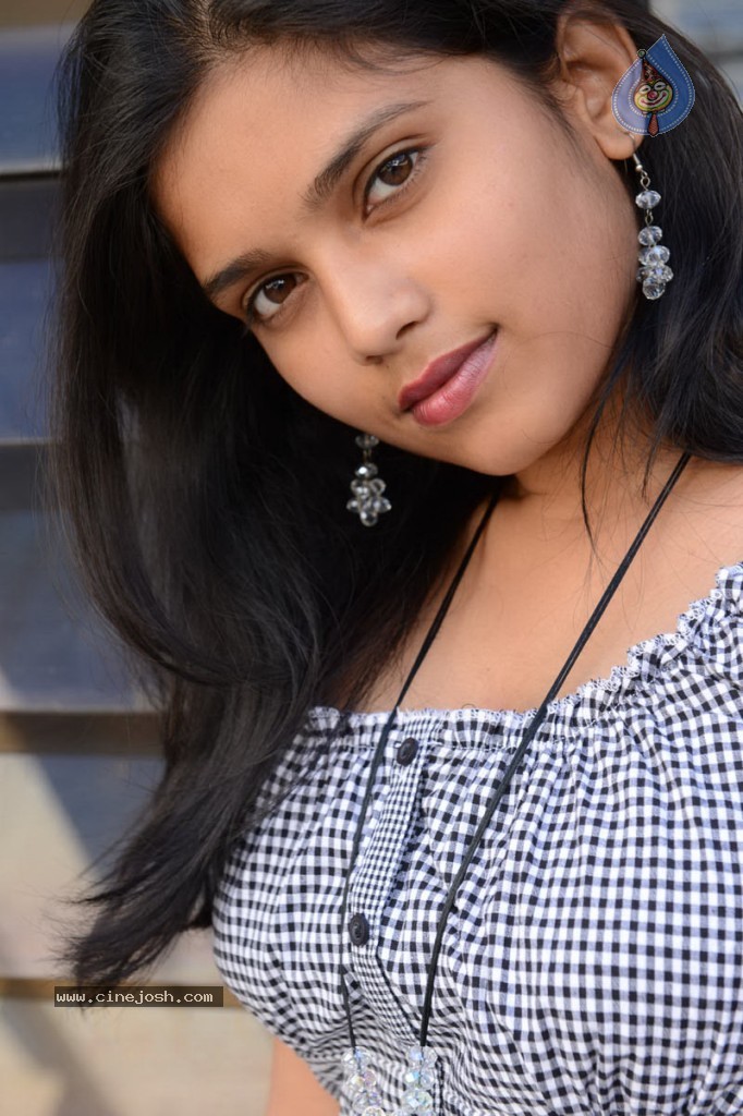 Debiraa Stills - 23 / 26 photos