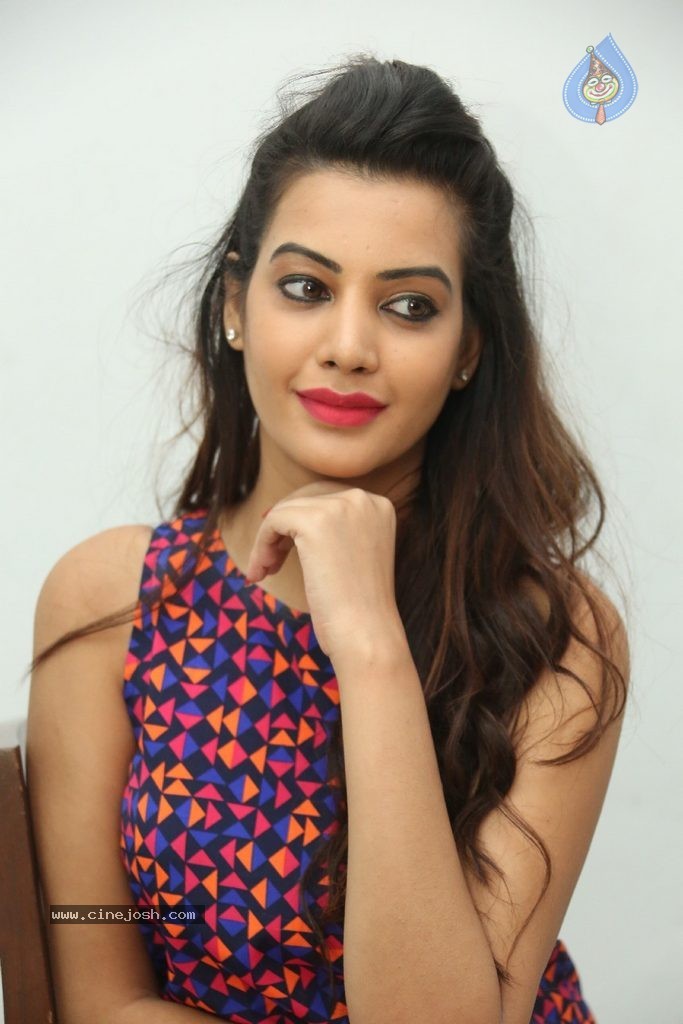 Deeksha Panth Gallery - 31 / 116 photos