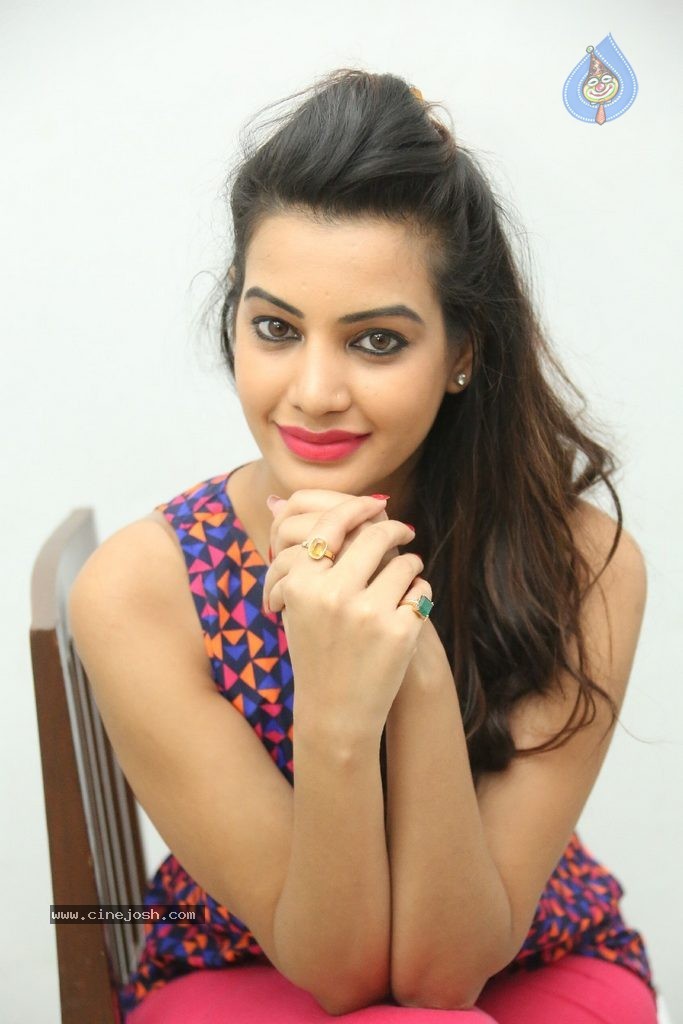 Deeksha Panth Gallery - 54 / 116 photos