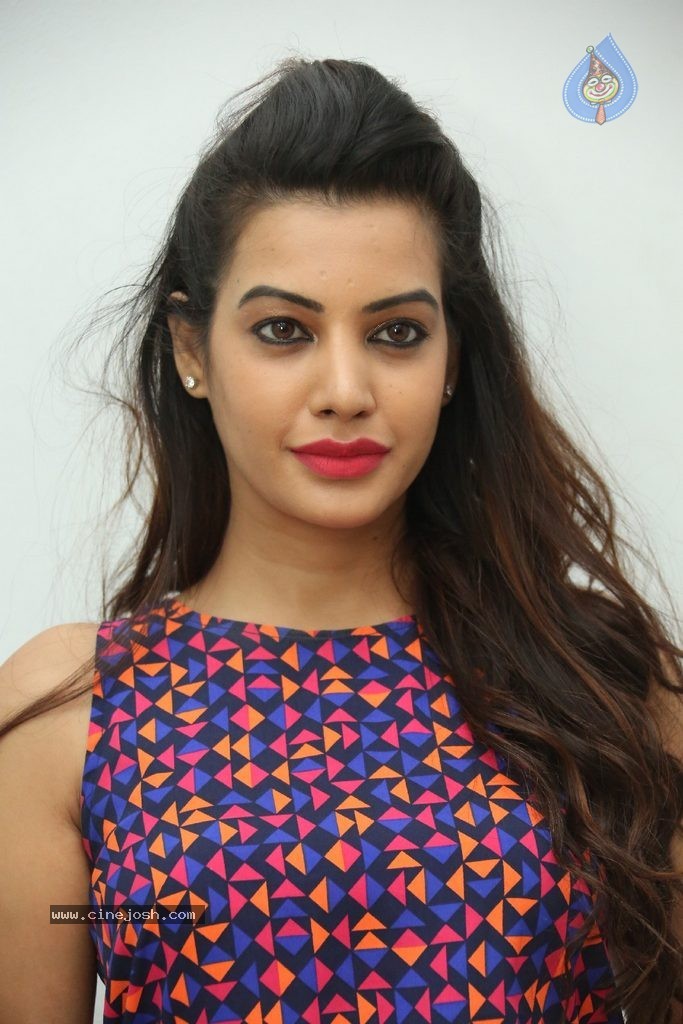 Deeksha Panth Gallery - 57 / 116 photos