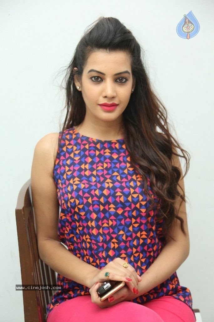 Deeksha Panth Gallery - 68 / 116 photos