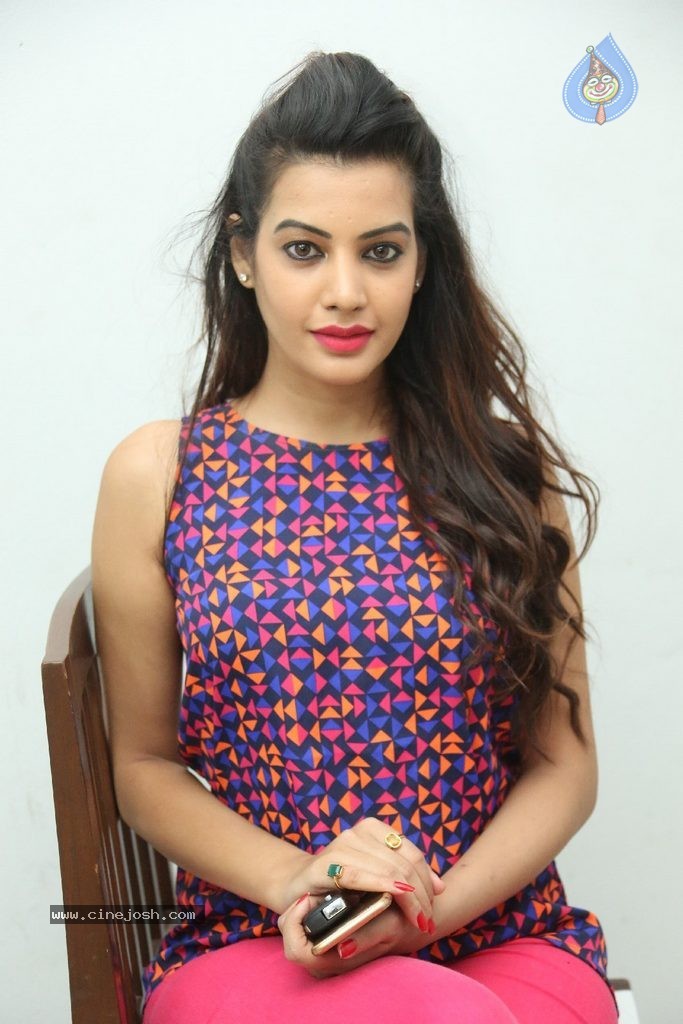 Deeksha Panth Gallery - 91 / 116 photos