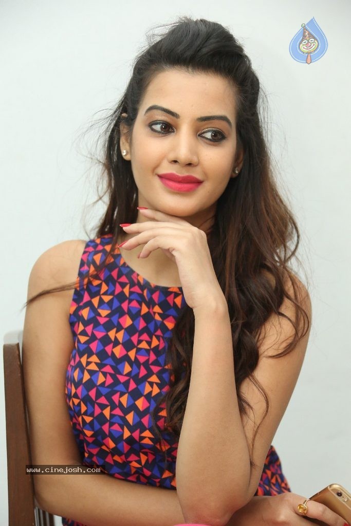 Deeksha Panth Gallery - 101 / 116 photos