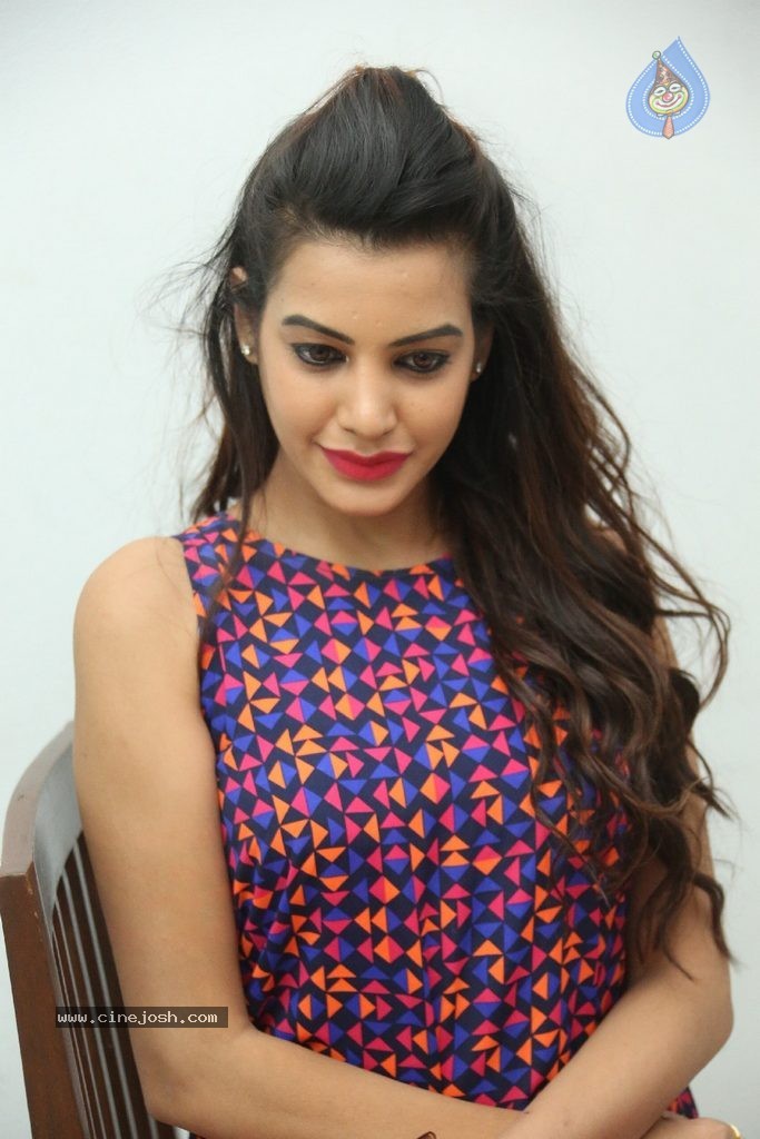 Deeksha Panth Gallery - 109 / 116 photos