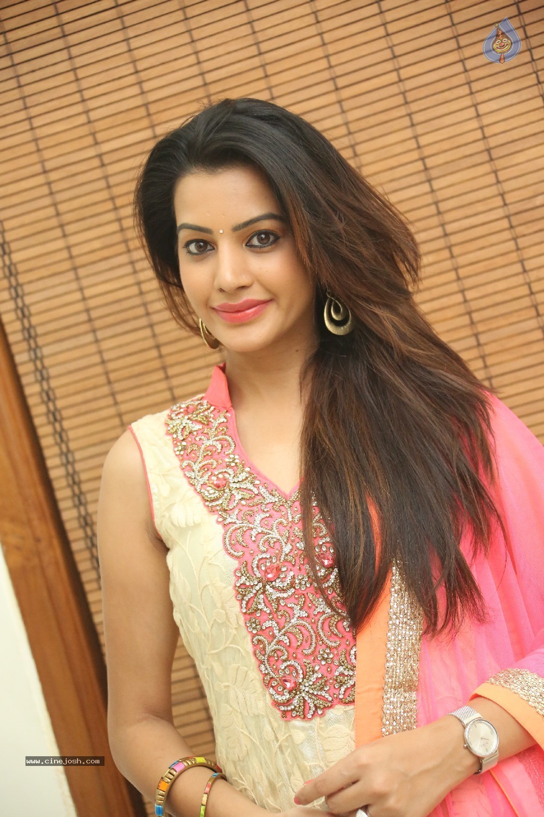 Deeksha Panth Gallery - 42 / 85 photos