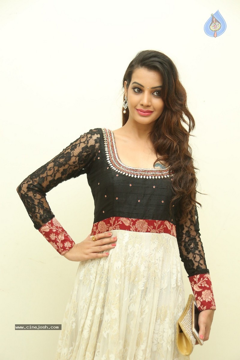 Deeksha Panth Stills - 8 / 50 photos