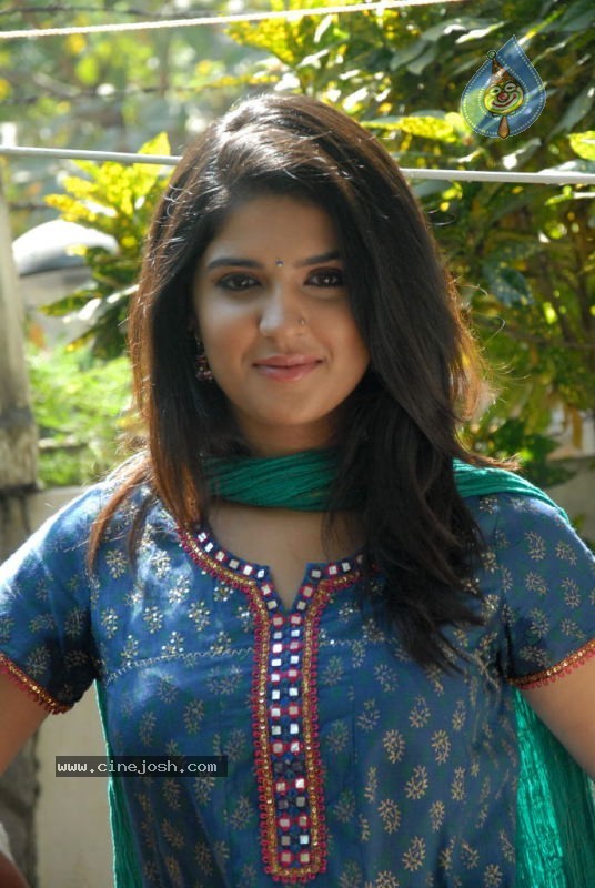 Deeksha Seth Latest Gallery - 70 / 73 photos