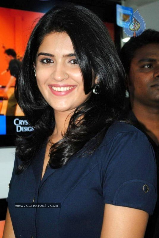 Deeksha Seth Latest Photos - 8 / 35 photos