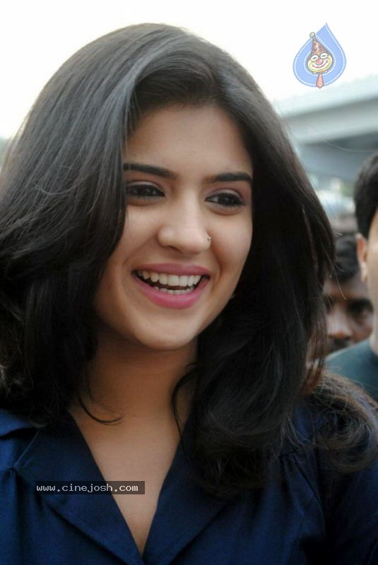 Deeksha Seth Latest Photos - 32 / 35 photos