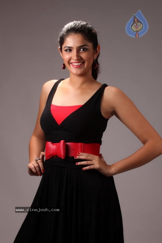 Deeksha Seth New Photos - 28 / 46 photos