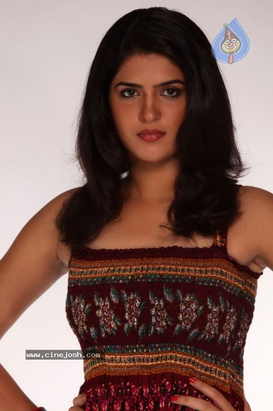 Deeksha Seth New Photos - 34 / 46 photos