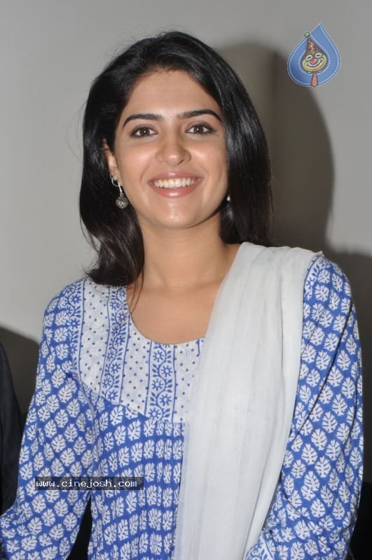 Deeksha Seth Stills - 30 / 46 photos