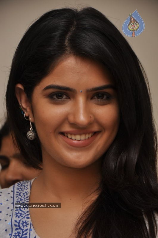 Deeksha Seth Stills - 35 / 46 photos