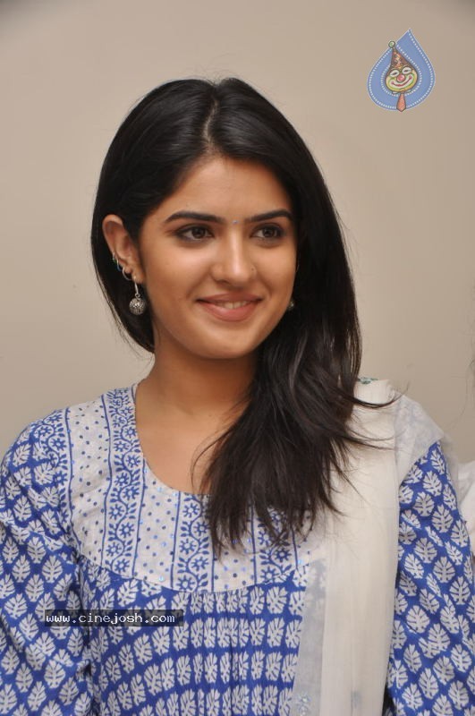 Deeksha Seth Stills - 45 / 46 photos