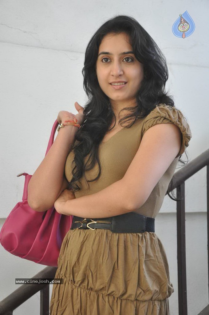 Deekshi Hot Stills - 16 / 66 photos