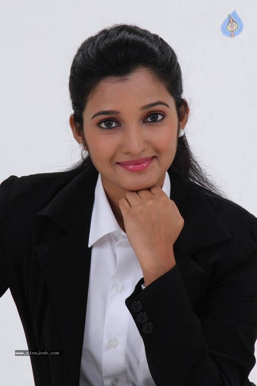 Deepthi Shetty Stills - 7 / 31 photos