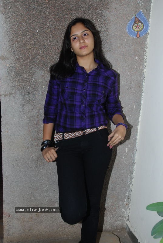 Deepthi Stills - 47 / 61 photos