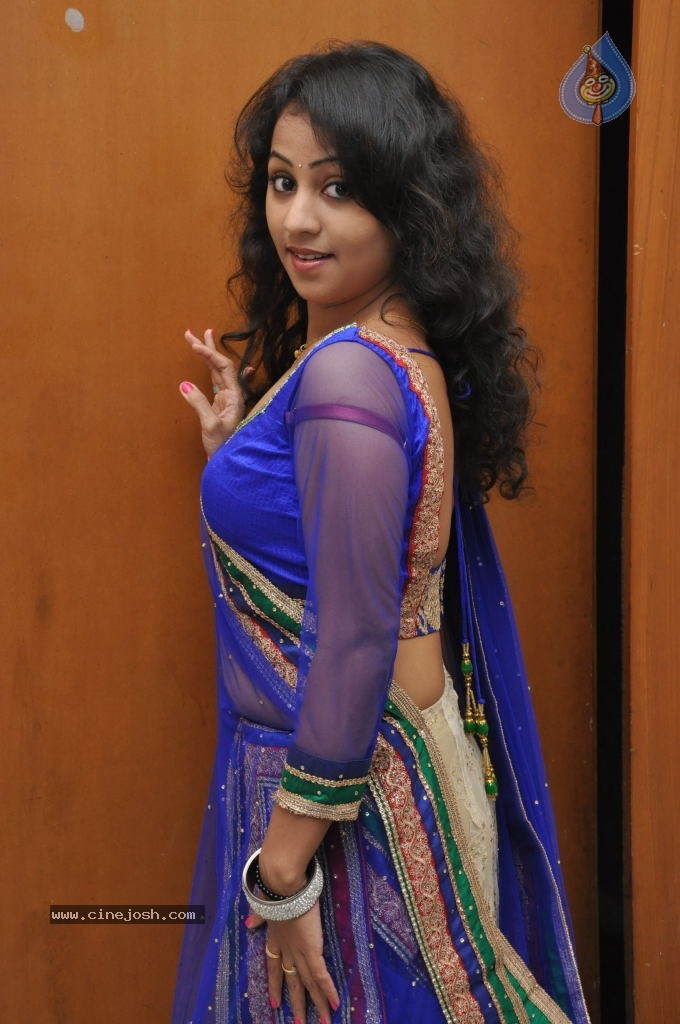 Deepu Stills - 13 / 38 photos