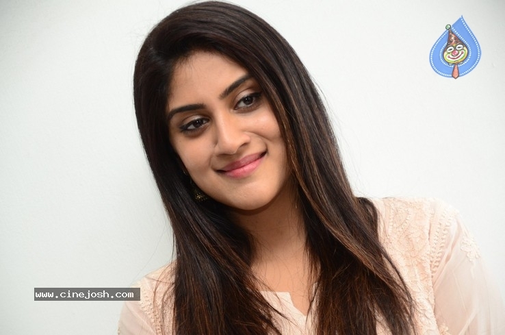 Dhanya Balakrishna Photos - 7 / 21 photos