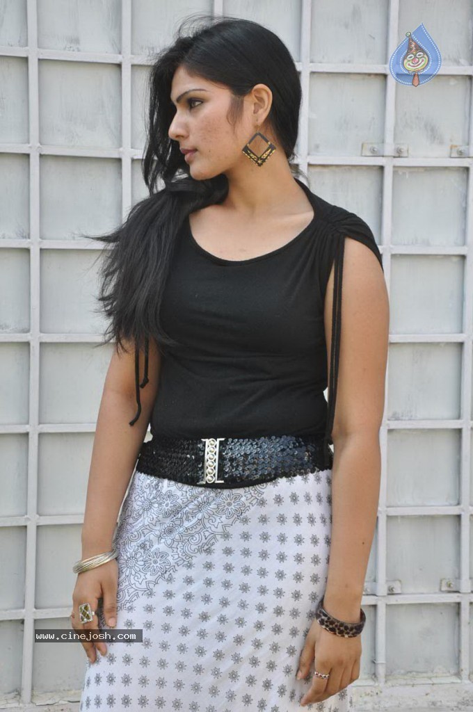 Diksha Latest Stills - 19 / 22 photos