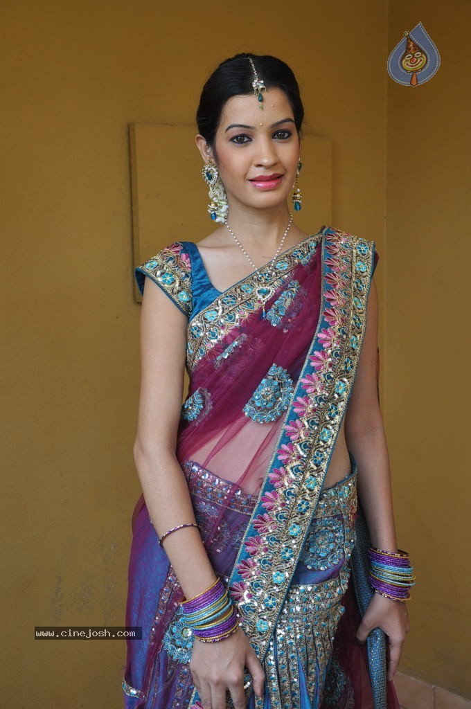 Diksha Panth Stills - 16 / 18 photos