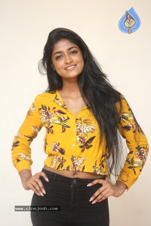 Dimple Hayati Gallery - 1 / 17 photos